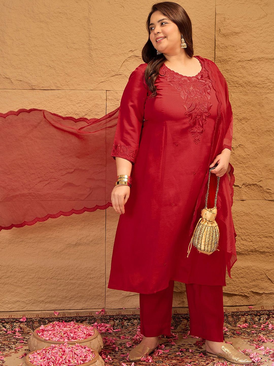Dhiyona IN Plus Size Floral Yoke Design Straight Kurta With Trousers & Dupatta