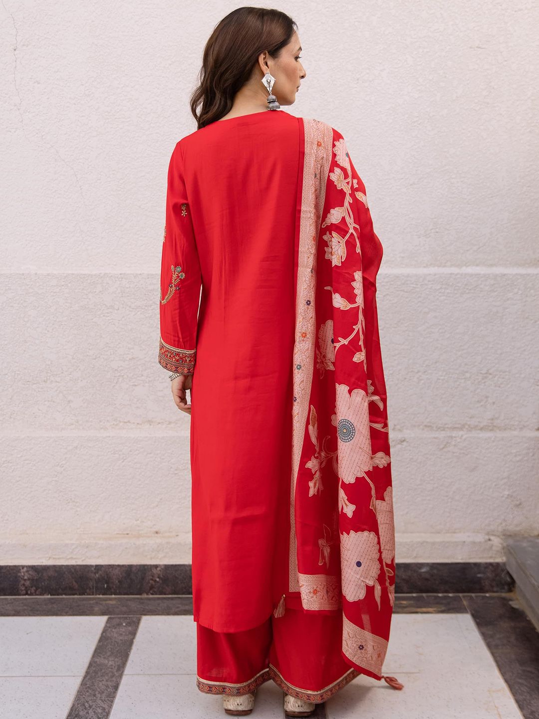 Dhiyona KL Women Floral Embroidered Kurta with Palazzo & Dupatta