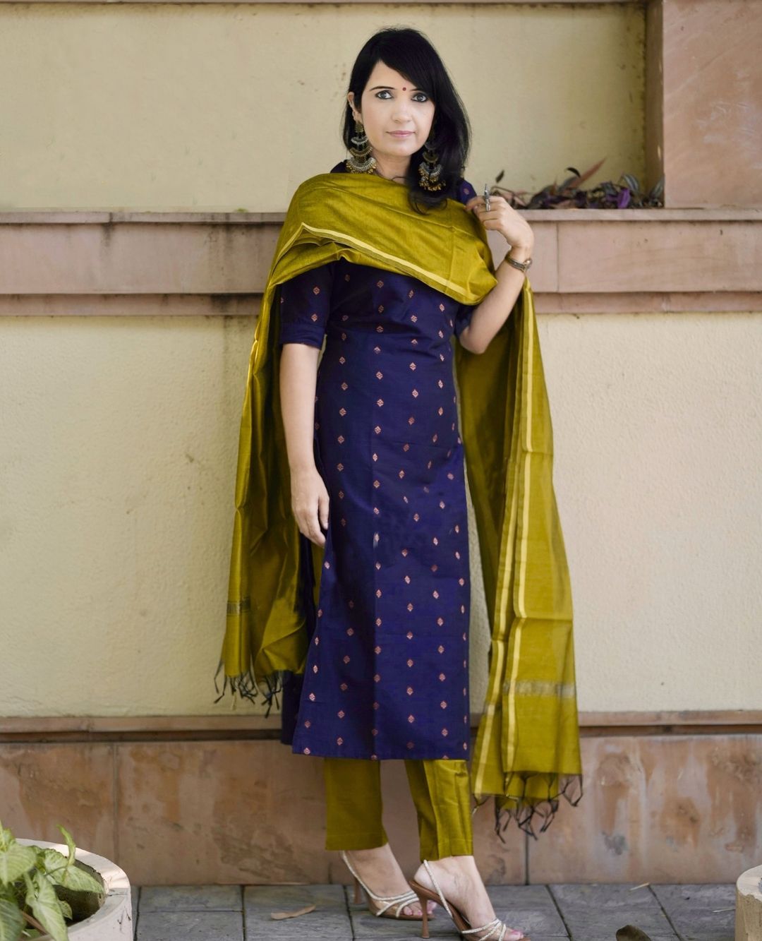 Dhiyona KL Women Ethnic Motifs Regular Kurta with Trousers & With Dupatta