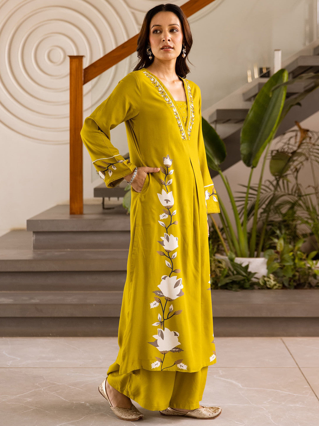 Women Floral Printed A-Line Kurta with Palazzo