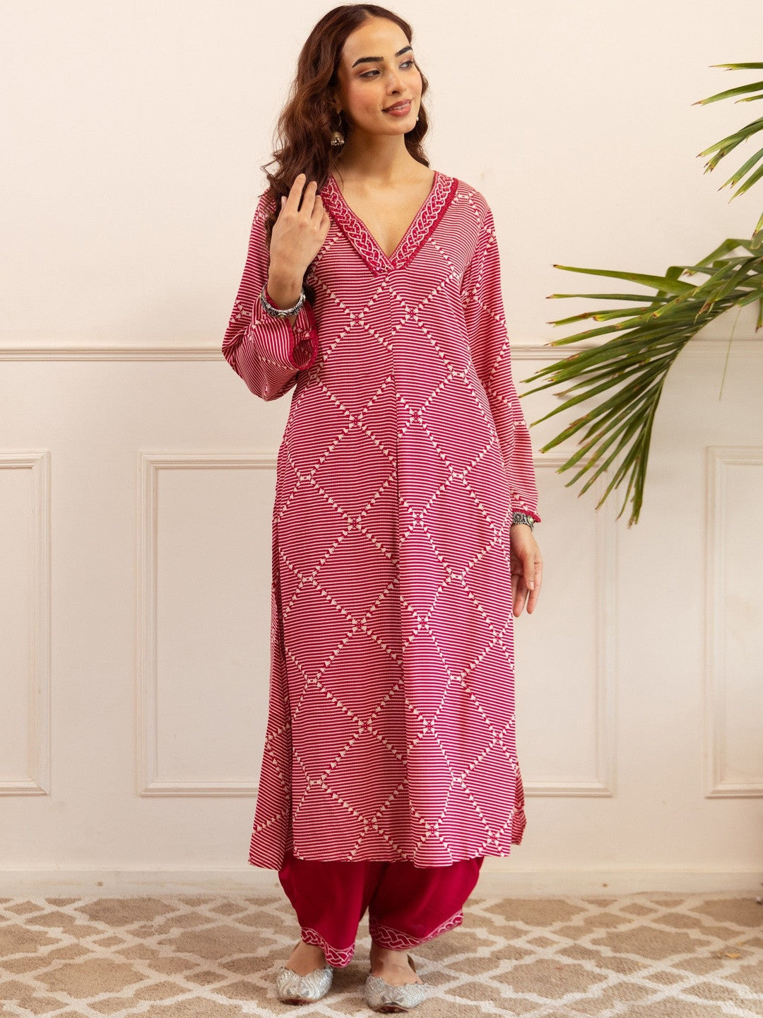 Geometric Printed V-Neck Thread Work Kurta With Patiala