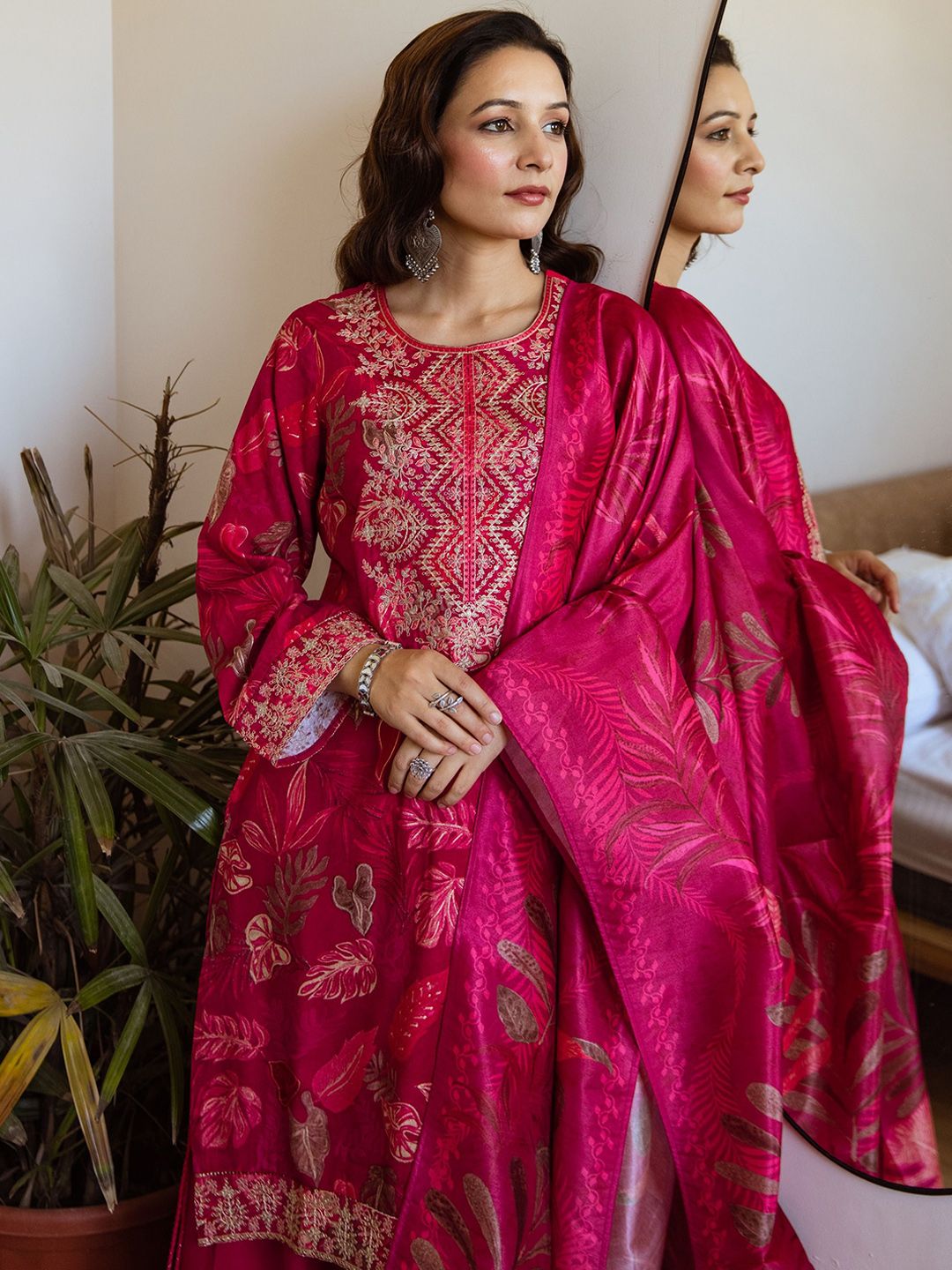 Dhiyona KL Women Floral Printed Kurta with Sharara & Dupatta