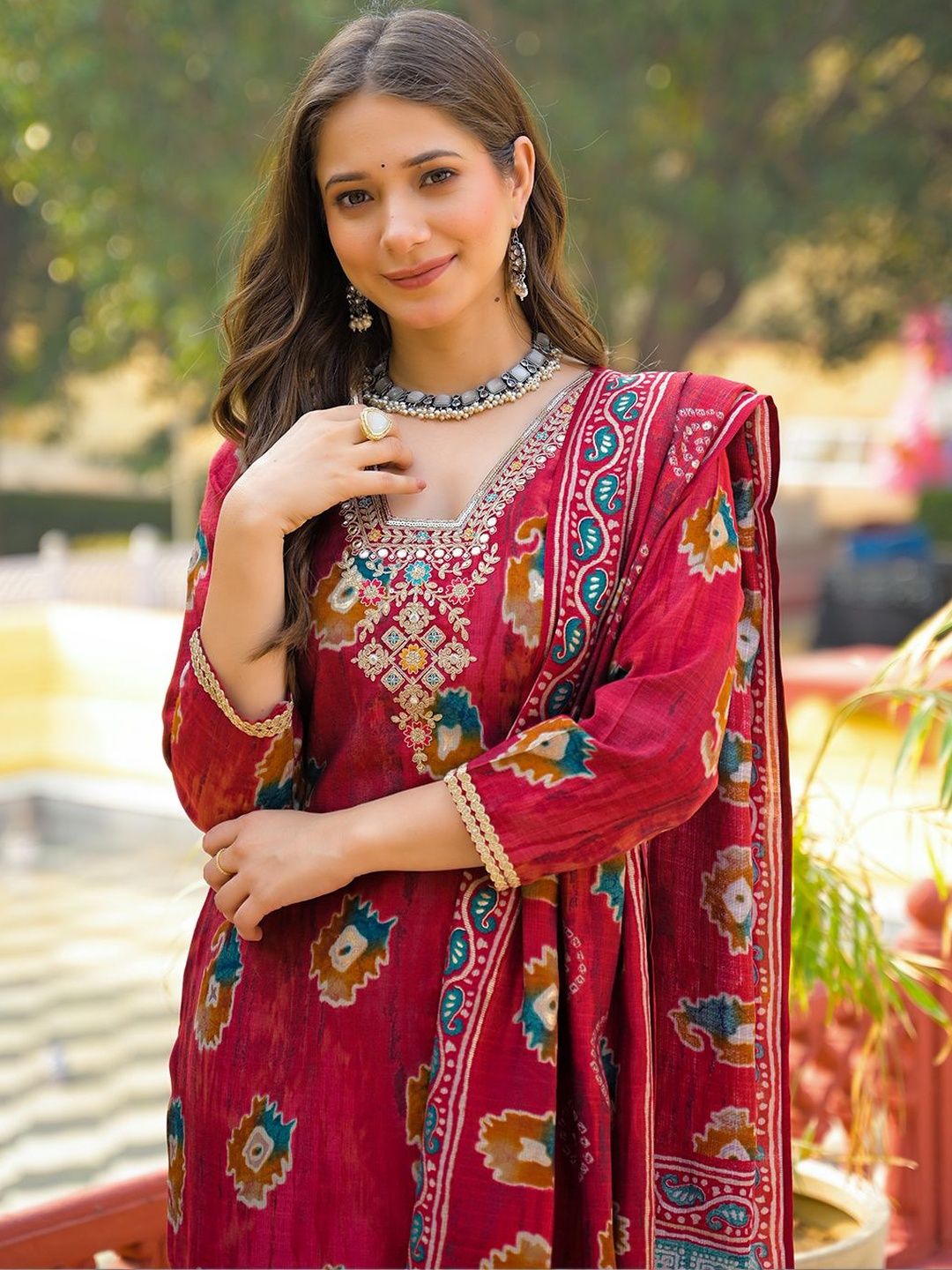 Dhiyona KL Women Ethnic Motifs Printed Regular Kurta with Trousers & With Dupatta