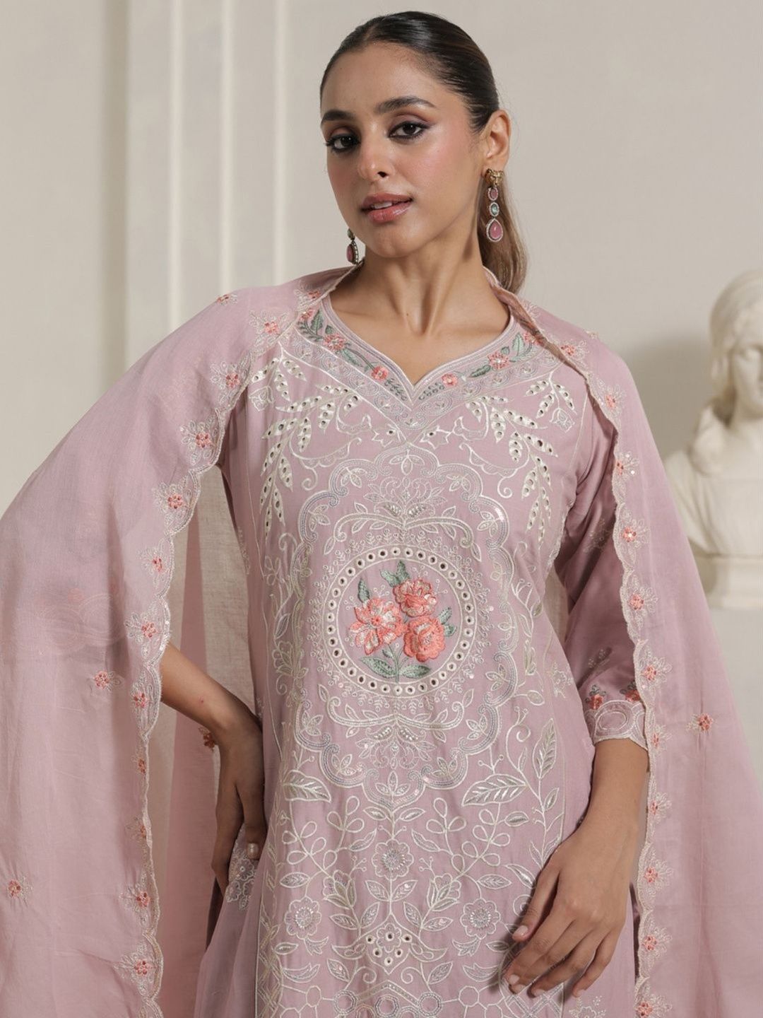 Women Floral Embroidered Regular Thread Work Pure Cotton Kurta with Trousers & With Dupatta