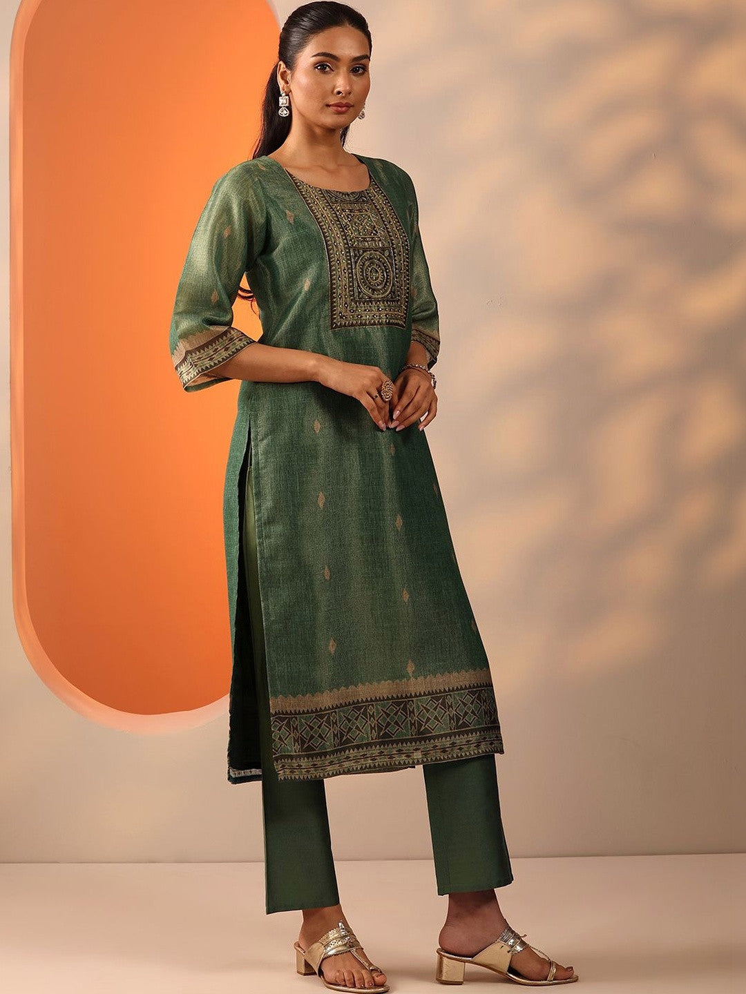 Women Ethnic Motifs Embroidered Regular Thread Work Kurta with Trousers & With Dupatta
