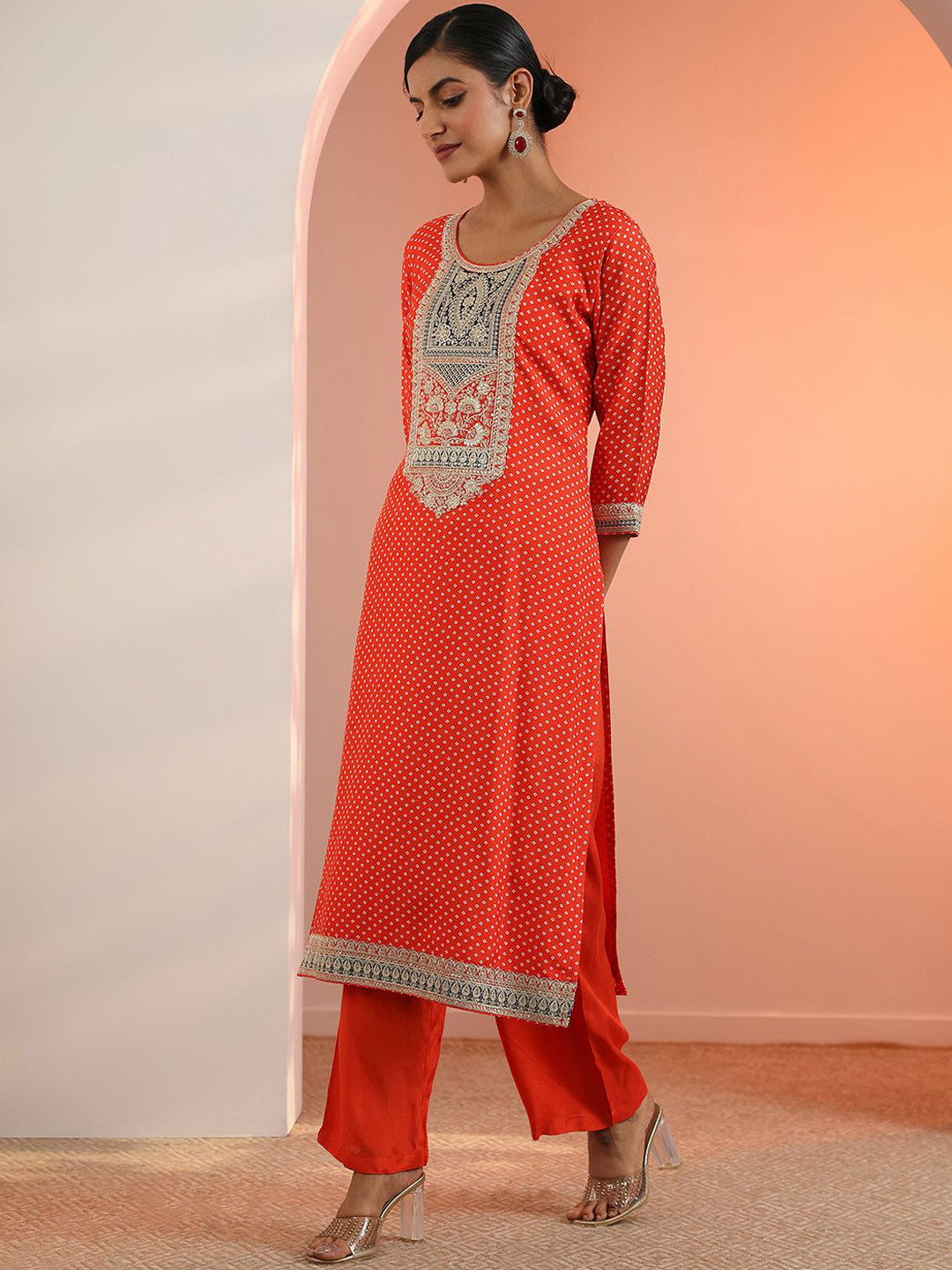 Women Bandhani Print Regular Thread Work Kurta with Trousers & Dupatta