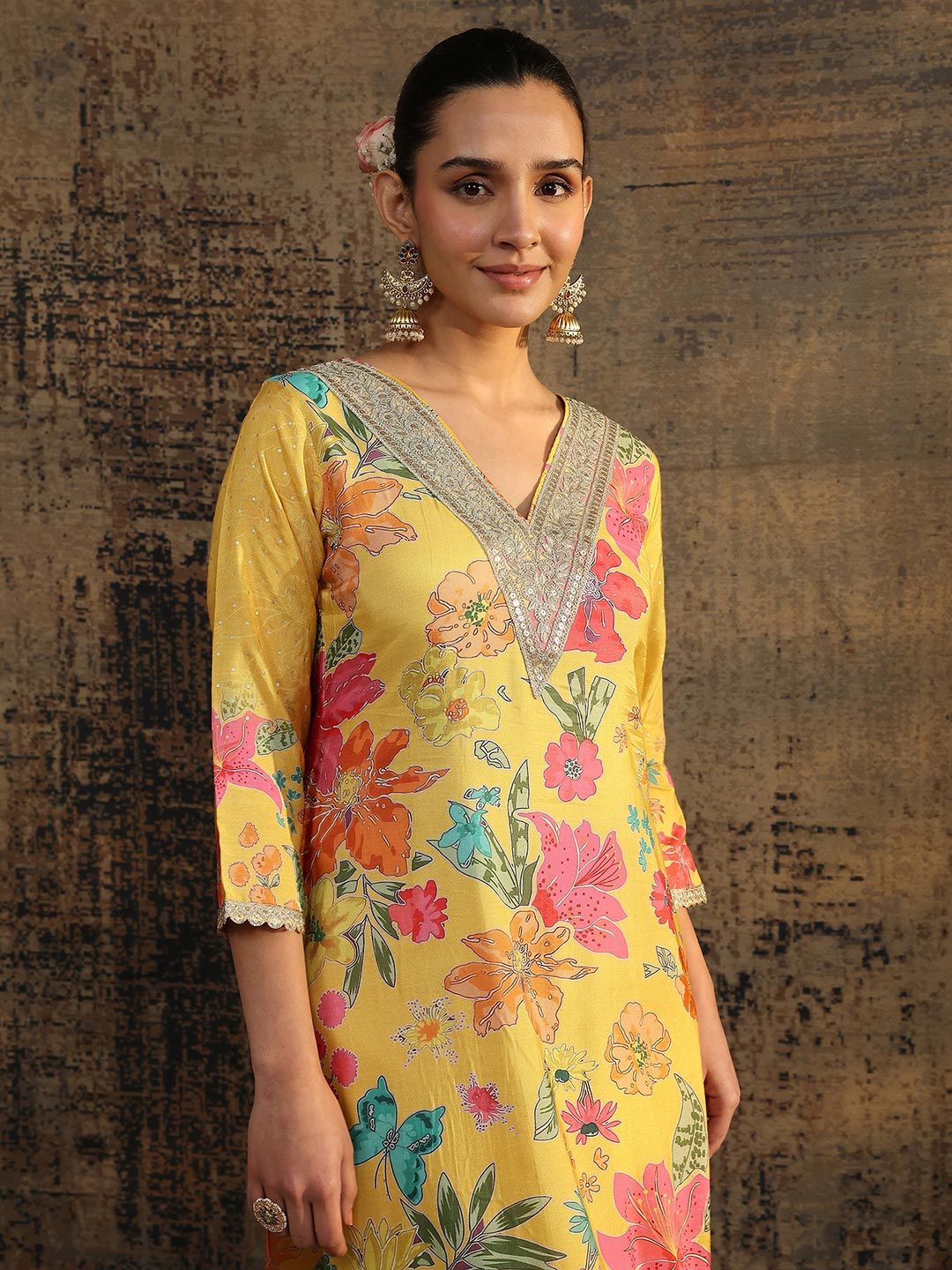 Dhiyona LL Women Floral Printed Regular Gotta Patti Kurta with Palazzos & With Dupatta