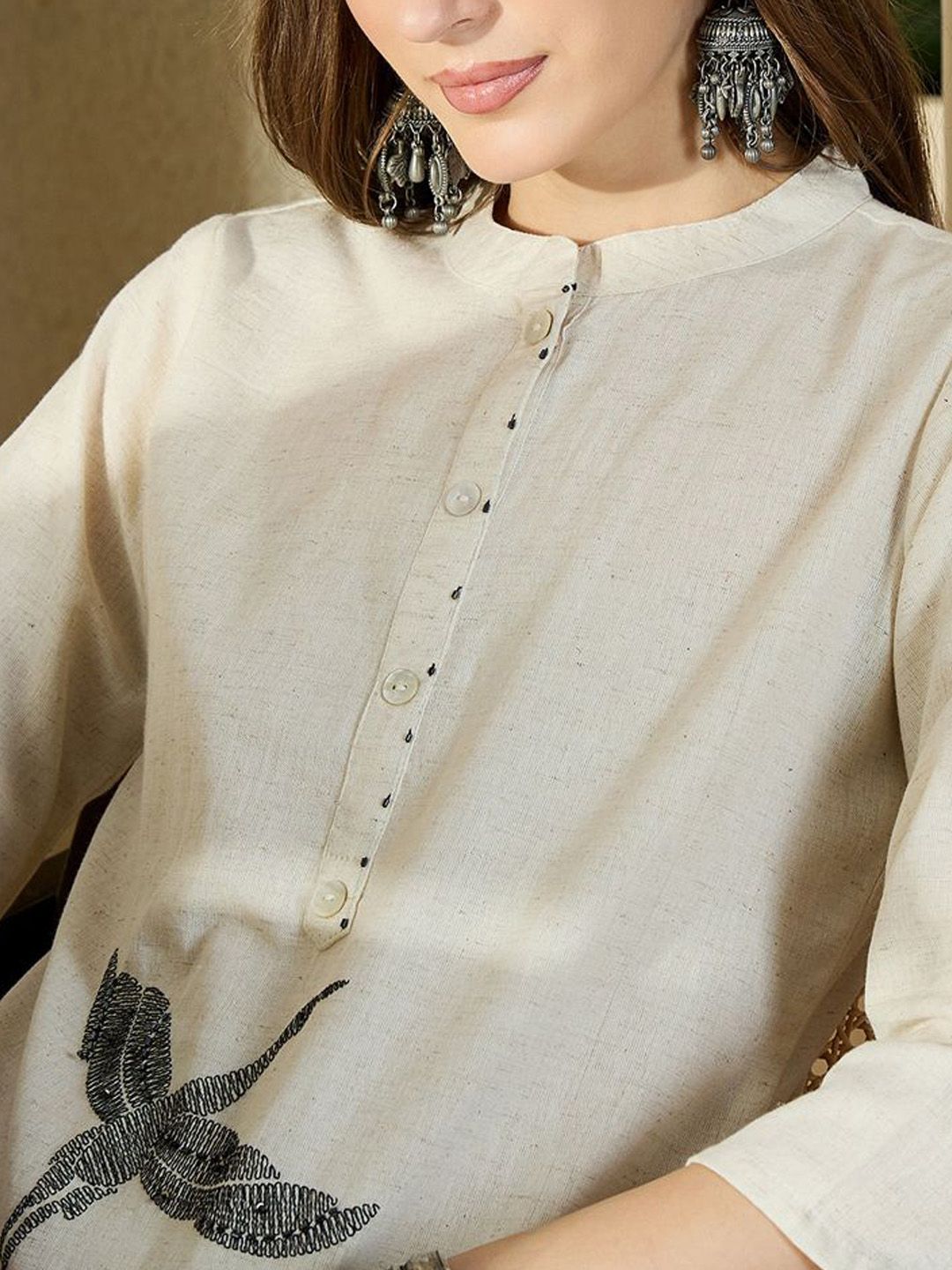 Dhiyona IE Embroidered Mandarin Collar Tunic With Trouser
