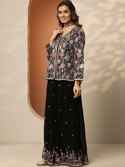 Dhiyona LL Women Floral Embroidered Regular Thread Work Kurta with Sharara & With Dupatta