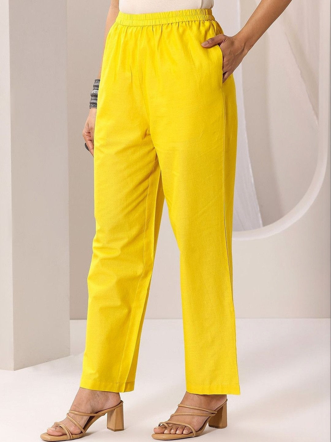 Women Ethnic Motifs Printed Regular Kurta with Trousers & With Dupatta