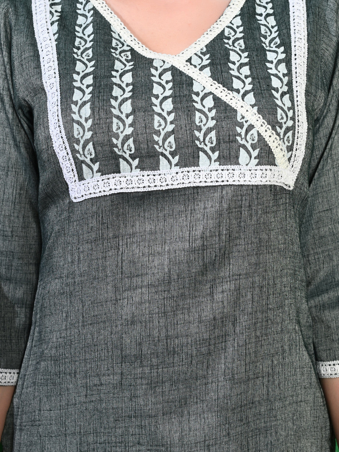 Women Yoke Design Kurta Set
