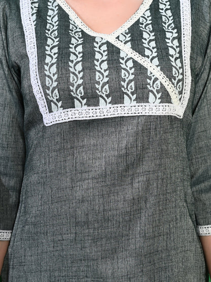 Women Yoke Design Kurta Set