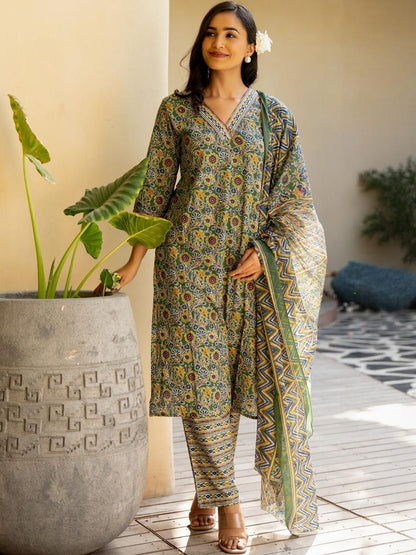 Dhiyona KL Women Green Pure Cotton Kurta Sets