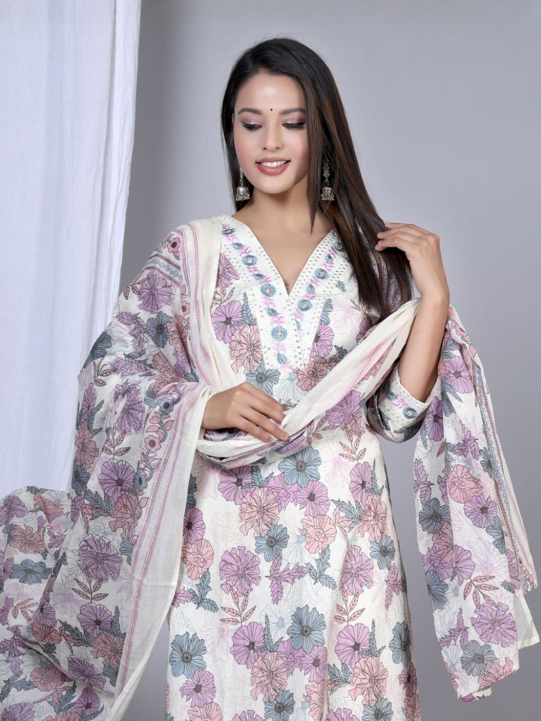 Dhiyona KL Women Floral Printed Regular Pure Cotton Kurta with Trousers & With Dupatta