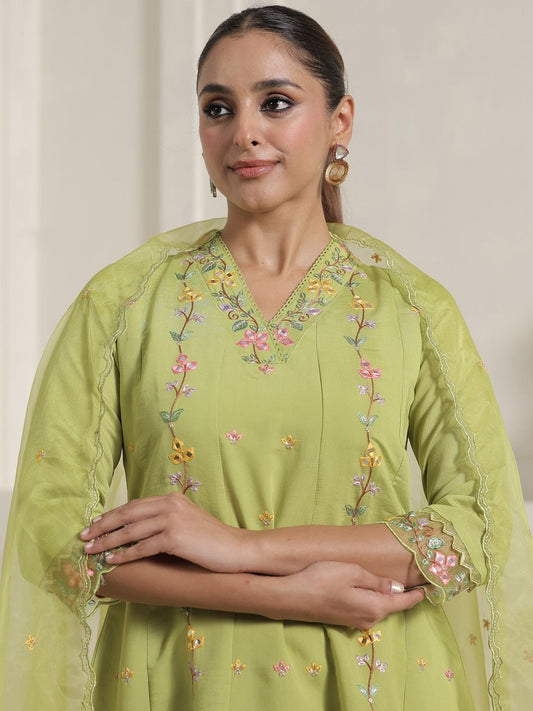 Floral Embroidered Thread Work Kurta With Trousers & Dupatta