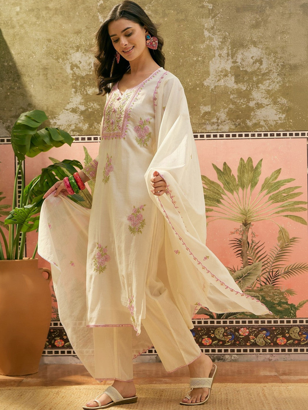 Women Floral Embroidered Regular Thread Work Pure Cotton Kurta with Trousers & With Dupatta