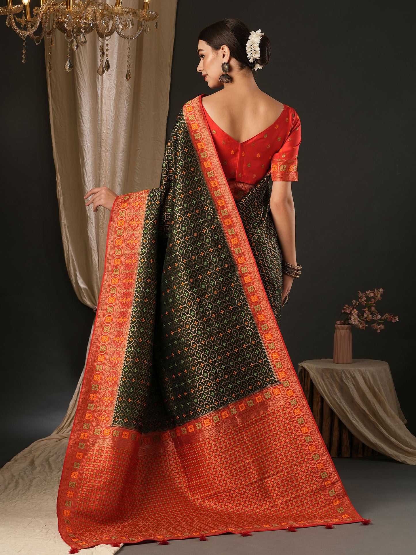 Women's Silk Blend Red Woven Design Designer Saree With Blouse Piece