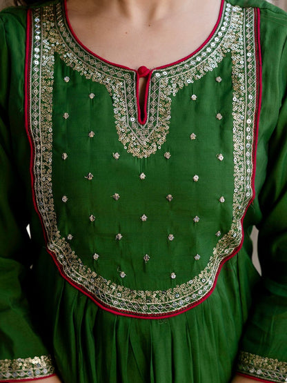 Dhiyona KL Ethnic Motifs Embroidered Sequinned Chanderi Silk Kurta With Trousers & Dupatta