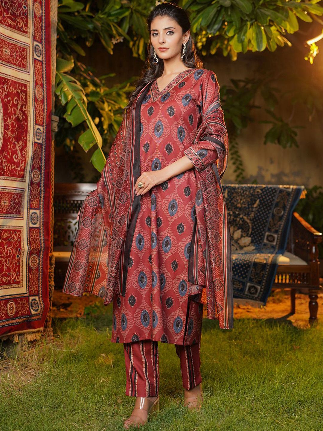 Dhiyona KL Women Ethnic Motifs Printed Kurta with Trousers & Dupatta