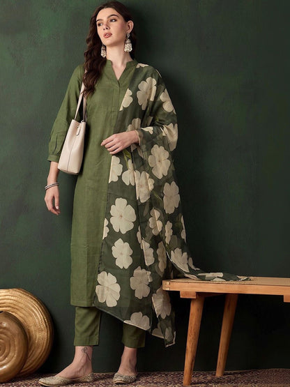 Women Regular Kurta with Trousers & With Dupatta