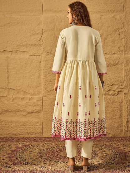 Dhiyona PD Women Women Floral Embroidered Cotton Kurta with Trousers