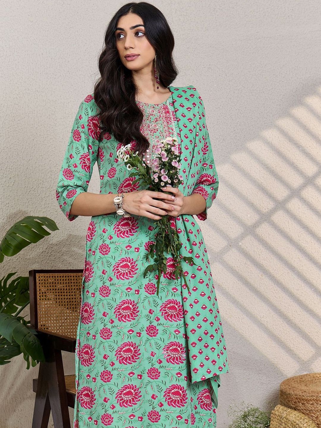 Dhiyona IE Women Floral Printed Regular Mirror Work Kurta & Trousers With Dupatta