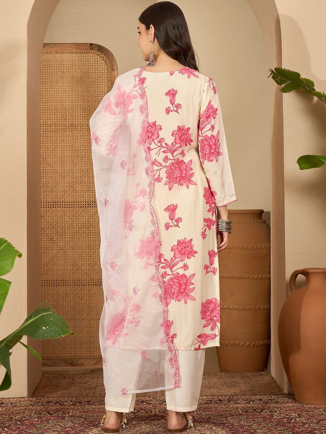 Women Floral Printed Regular Kurta With Trousers & With Dupatta