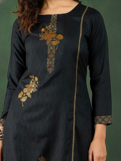 Printed Round Neck Kurta & Trousers Kurta Sets