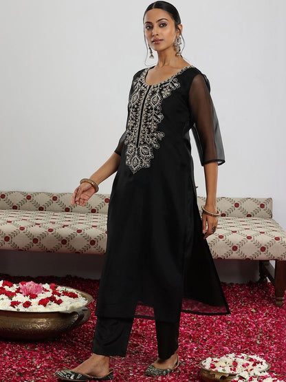 Women Ethnic Motifs Embroidered Regular Thread Work Kurta with Trousers & With Dupatta