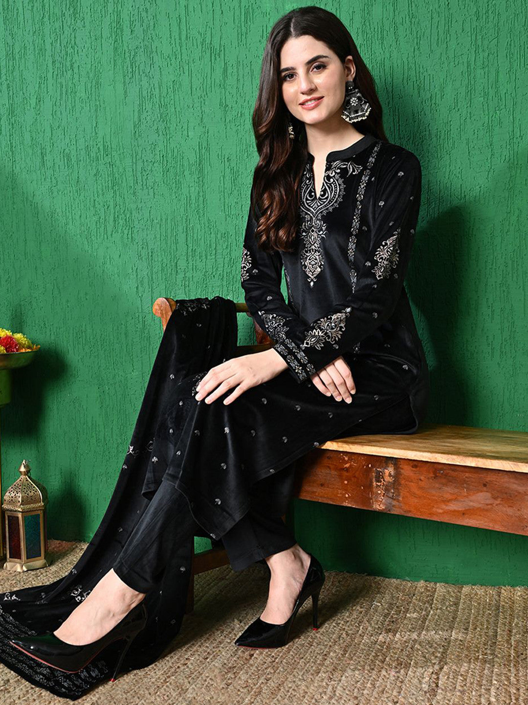 Ethnic Motifs Winter Velvet Kurta & Trouser With Dupatta