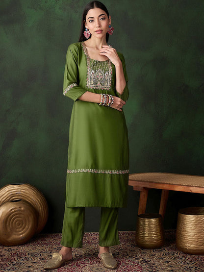 Ethnic Motifs Yoke Design Sequinned Straight Kurta With Trouser