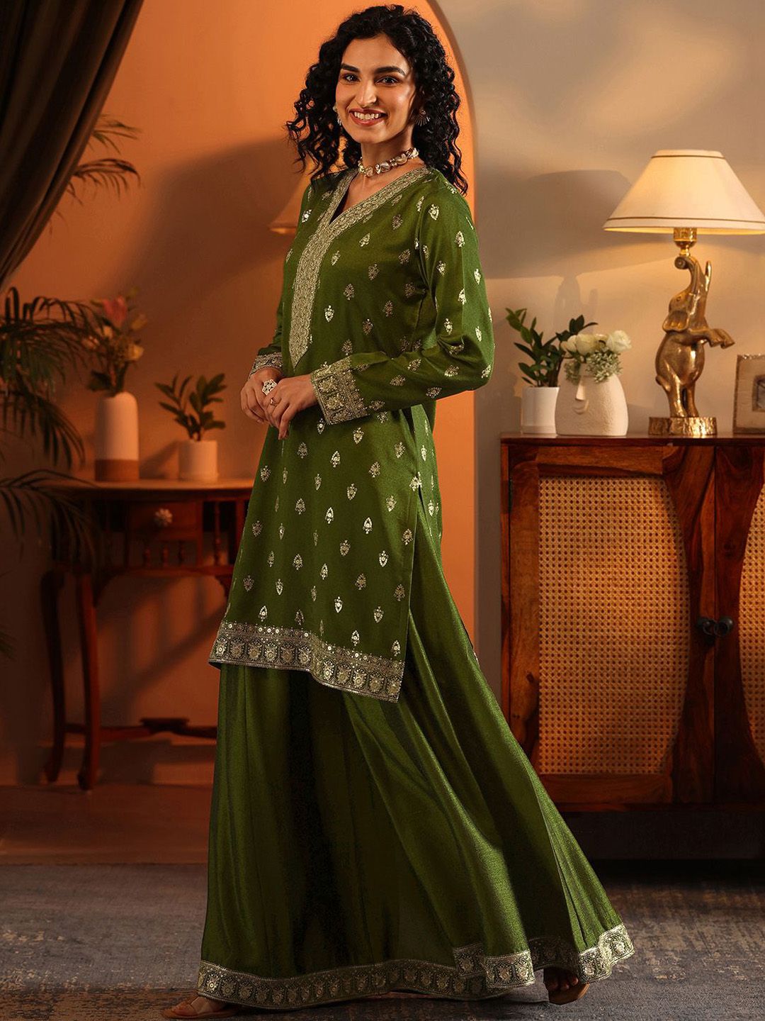 Dhiyona LL Women Ethnic Motifs Printed Kurta with Sharara & Dupatta