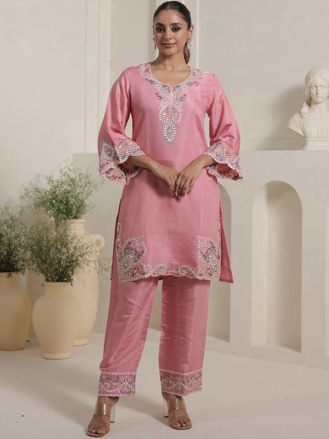 Dhiyona IE Women Floral Embroidered Regular Thread Work Kurta with Palazzos