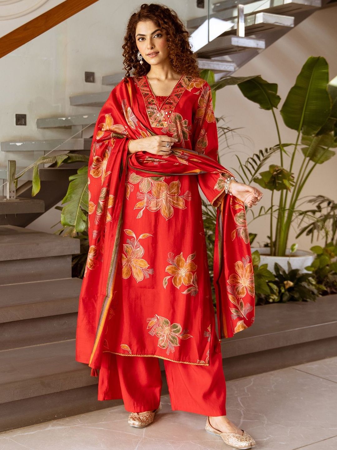 Dhiyona IE Women Floral Printed Kurta with Palazzos & Dupatta