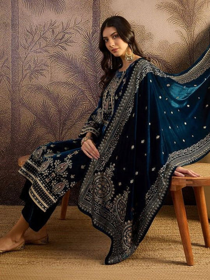 Heavy Embroidered Velvet Round-Neck Kurta & Trousers Kurta Set