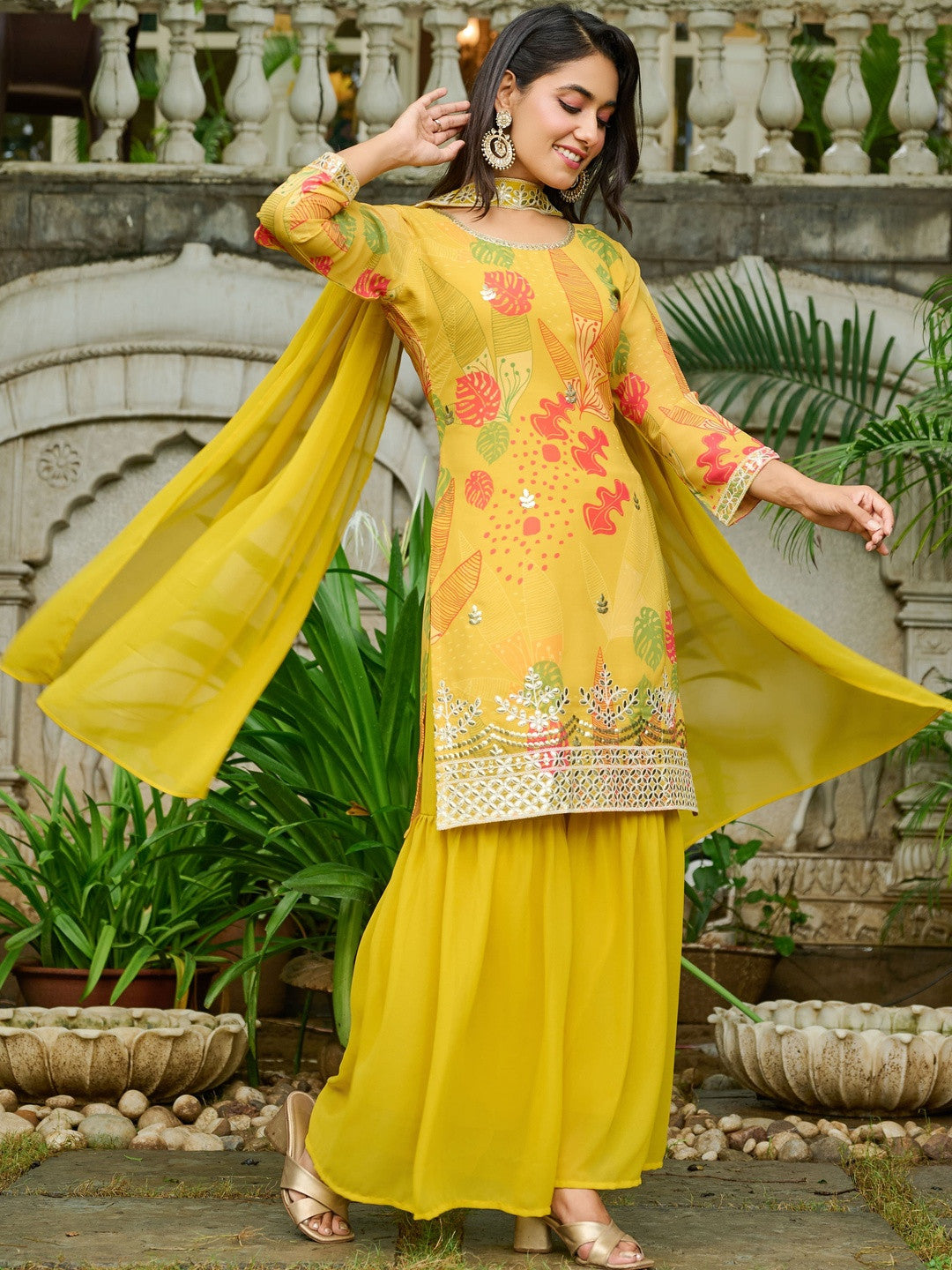 Women Floral Printed Regular Sequinned Kurta with Sharara & With Dupatta