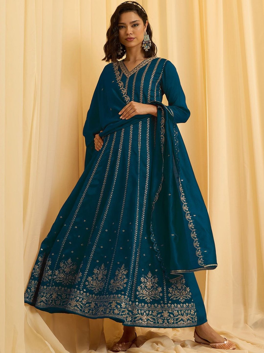 Dhiyona CH Women Ethnic Motifs Embroidered Panelled Thread Work Kurta with Trousers & With Dupatta