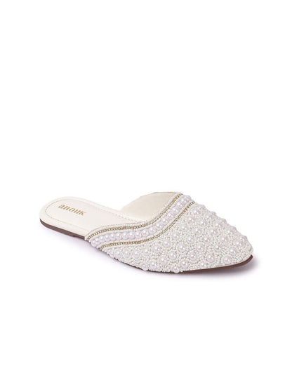 Dhiyona AK Women Embellished Ethnic Ballerinas Flats