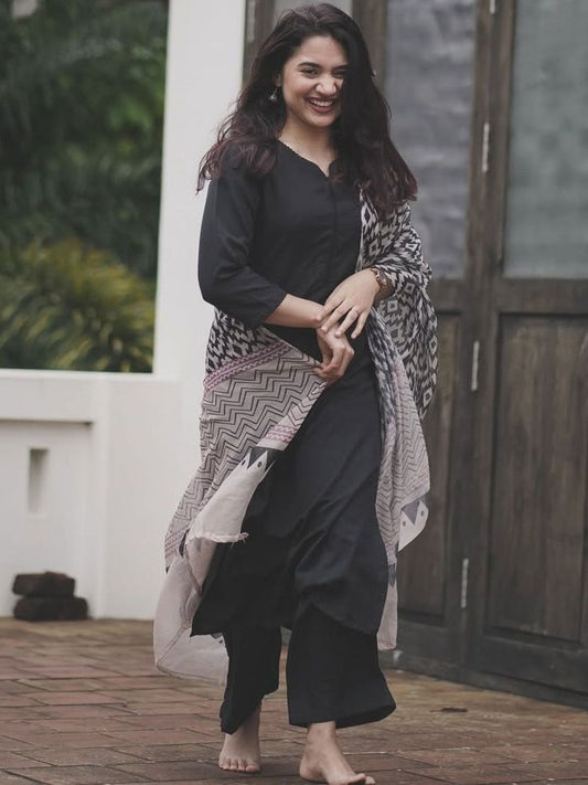 Dhiyona KL Women Ethnic Motifs Regular Kurta with Palazzos & With Dupatta