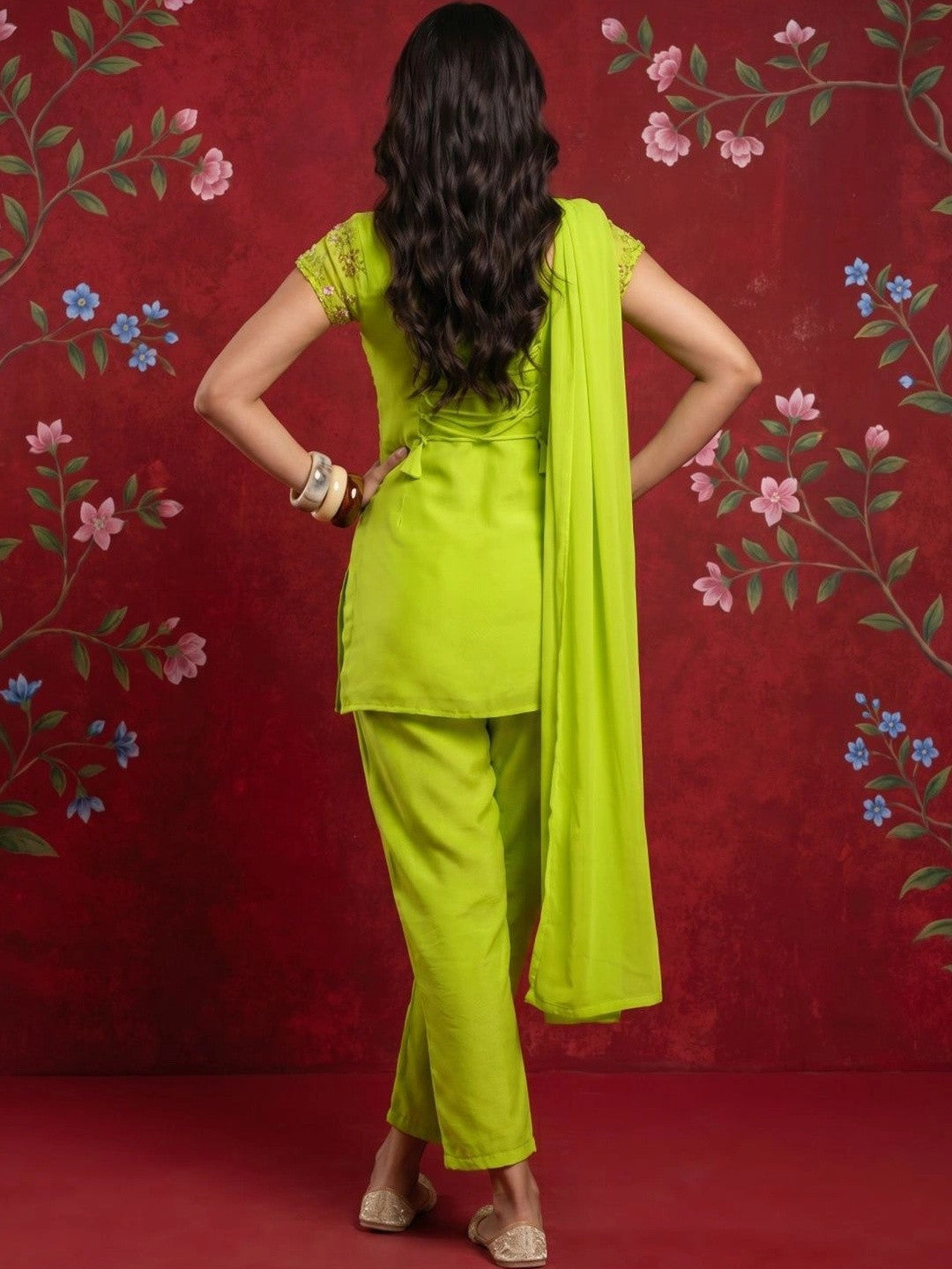 Women Floral Embroidered Regular Sequinned Kurta with Trousers & With Dupatta