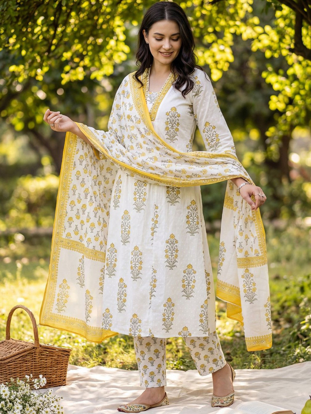 Women Floral Printed Regular Pure Cotton Kurta with Trousers & With Dupatta
