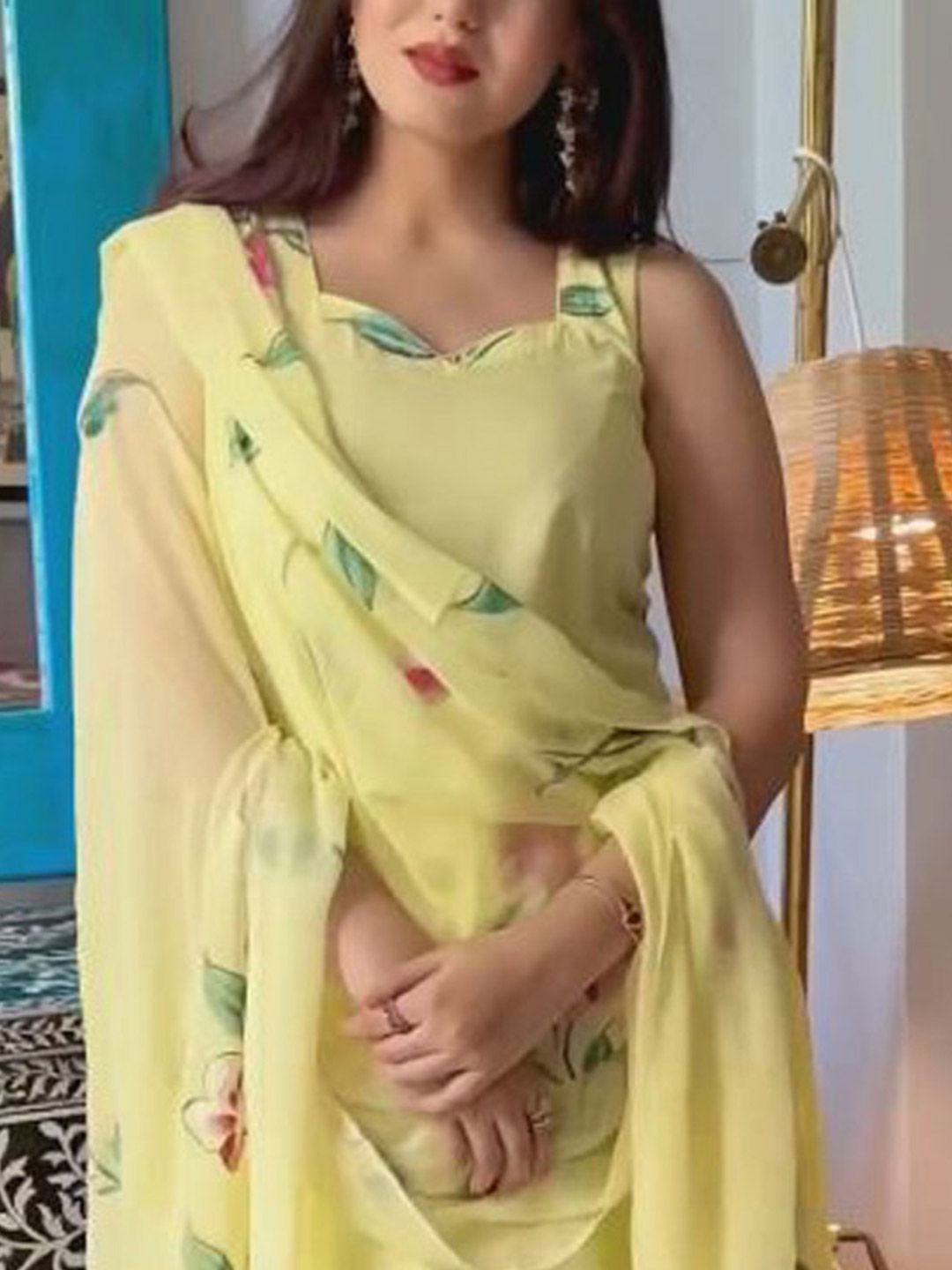 Dhiyona KL Floral Printed Sweetheart Neck Straight Kurta With Trousers And Dupatta