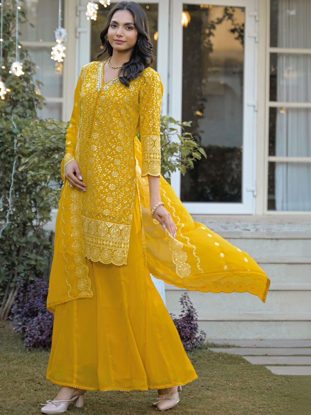 Dhiyona HOP Floral Motifs Embroidered Scalloped Short Kurta & Sharara With Dupatta