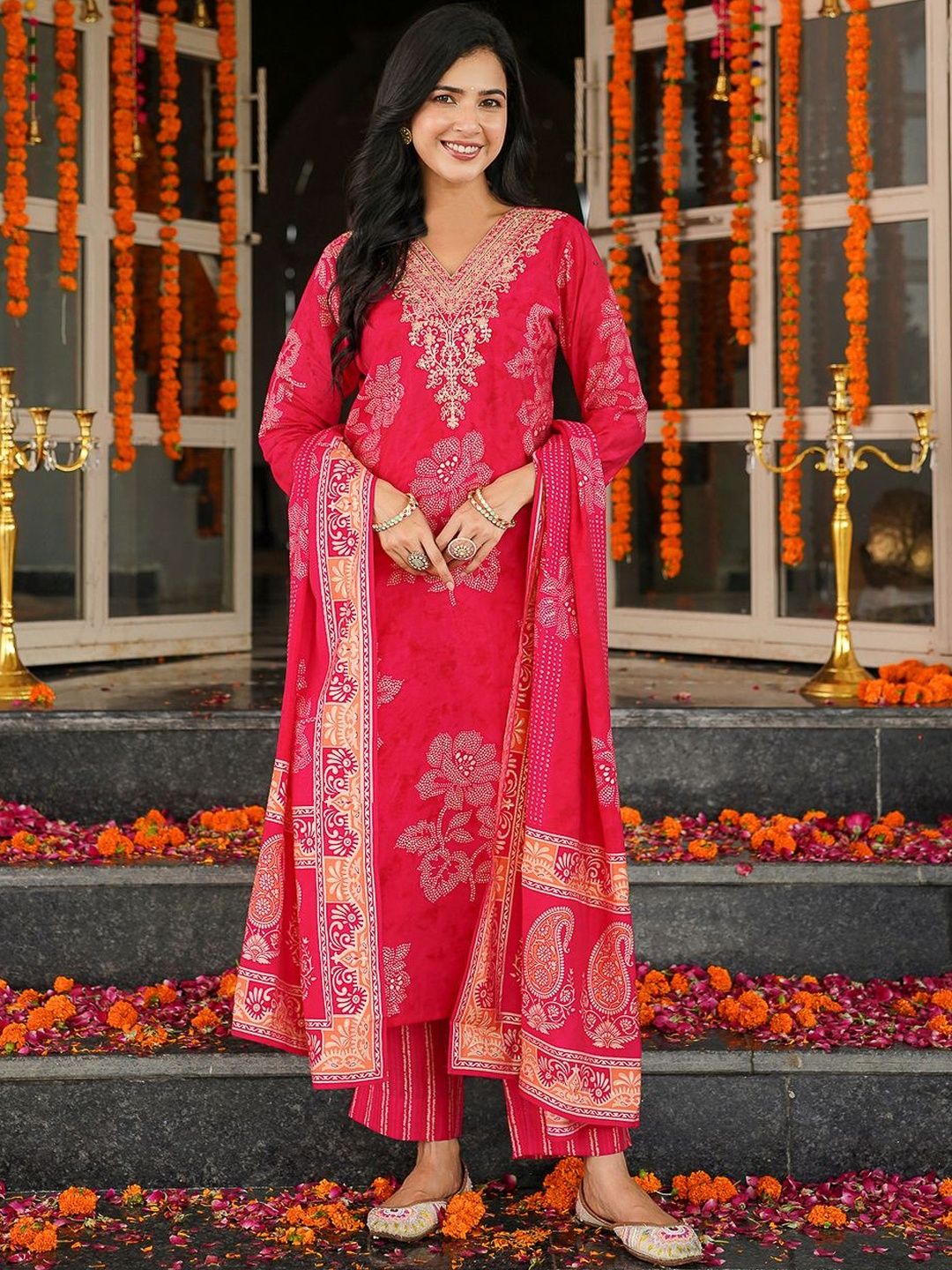 Dhiyona KL Women Ethnic Motifs Printed Regular Kurta with Trousers & With Dupatta
