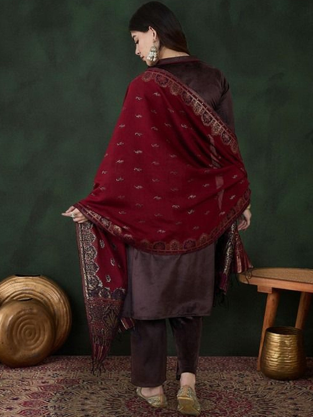 Embroidered Round Neck Kurta Trousers & Dupatta
