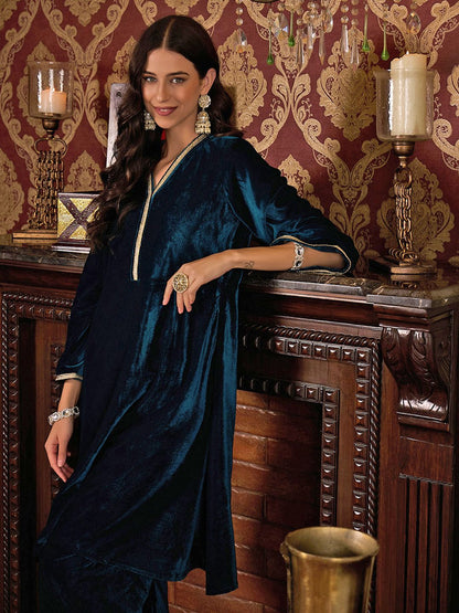 Dhiyona CH Women Regular Thread Work Velvet Kurta with Trousers