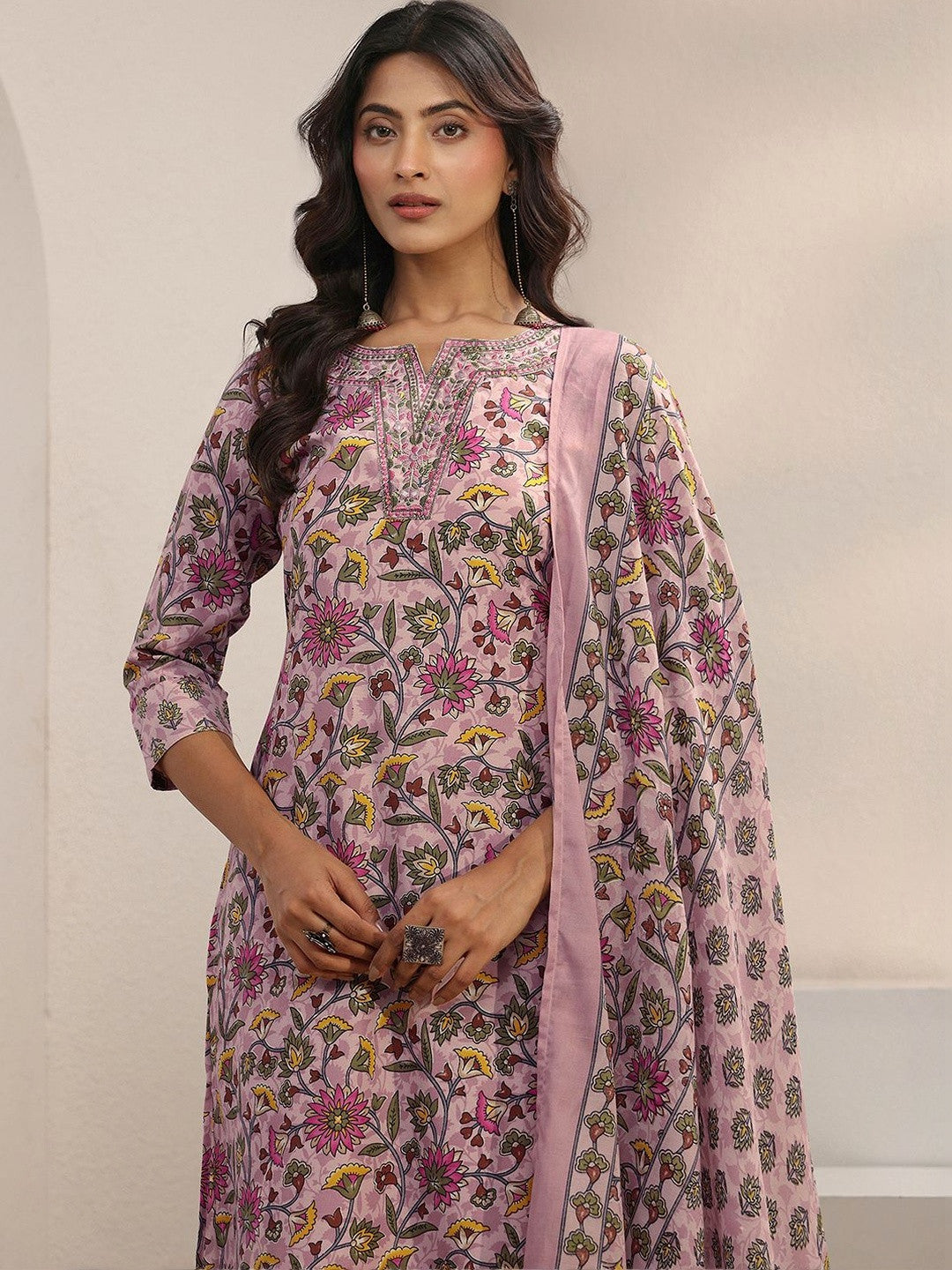 Women Floral Printed Regular Thread Work Kurta with Trousers & With Dupatta