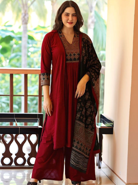 Dhiyona KL Plus Size Ethnic Motifs Yoke Design Thread Work Kurta & Palazzos With Dupatta