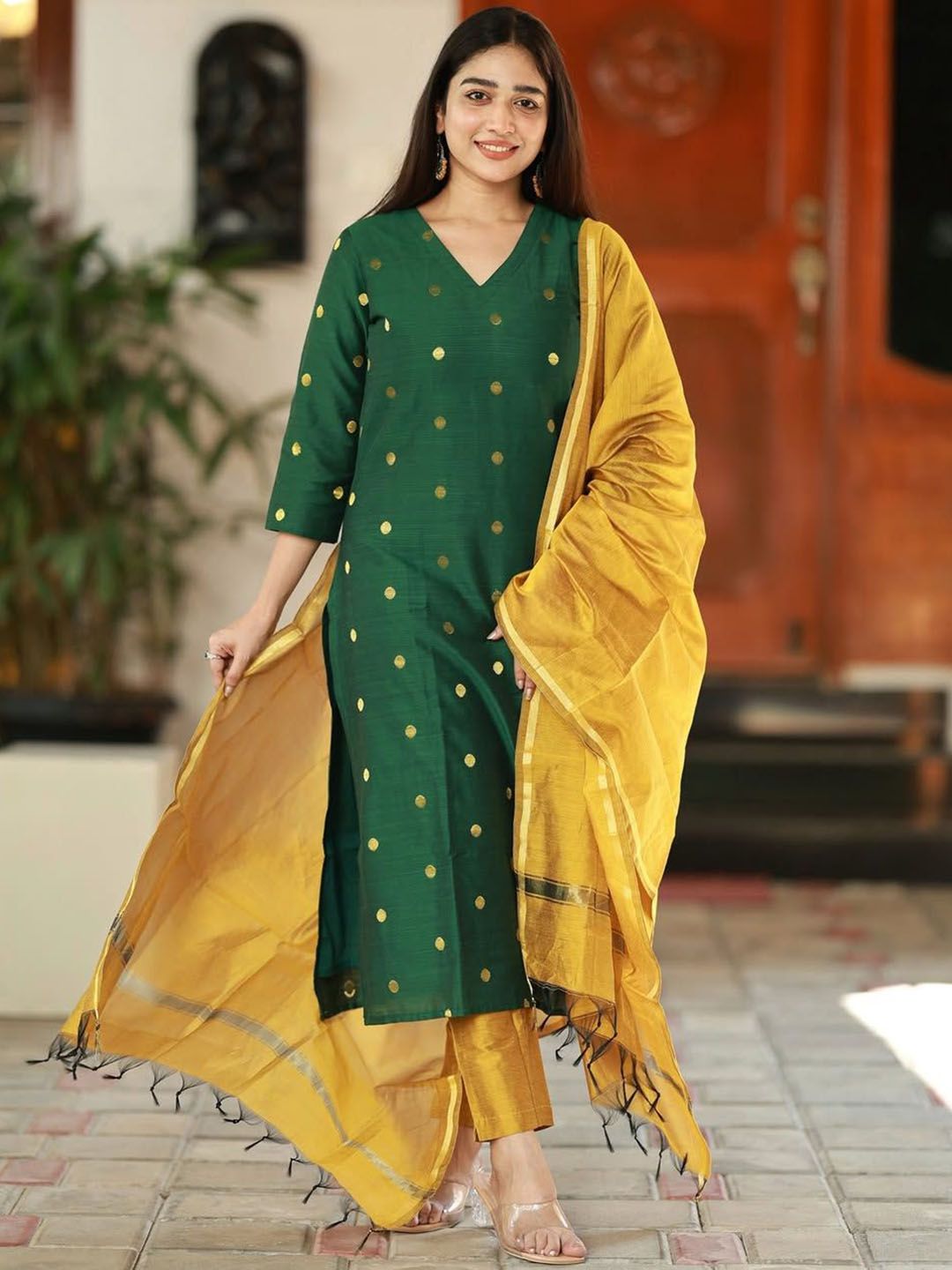 Dhiyona KL Women Regular Kurta with Trousers & With Dupatta Kurta Sets