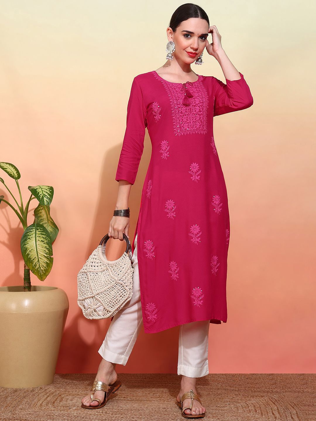 Dhiyona OD  Embroidered Straight Kurta